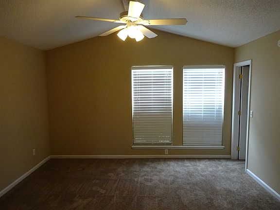 4th image of 12555 Windy Willows Dr N