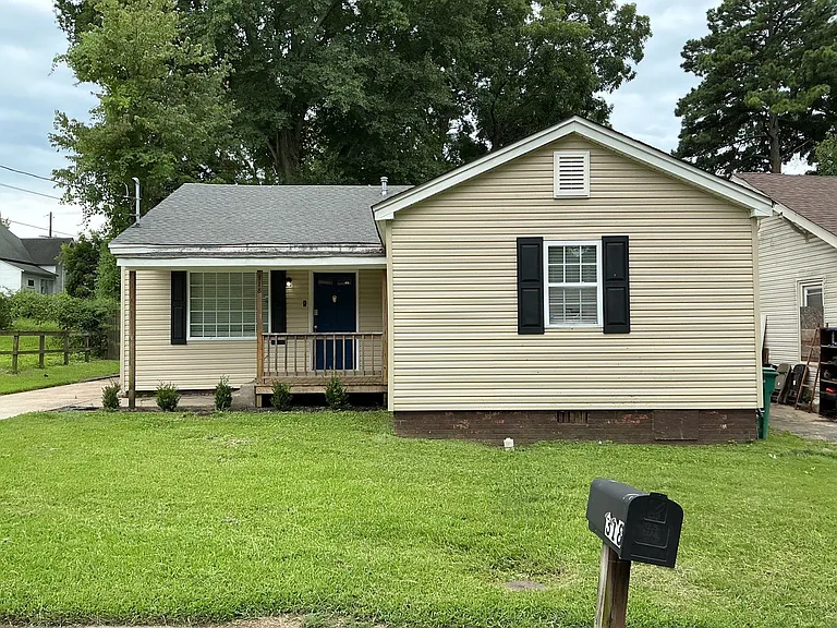 318 Linden St — Photo 1
