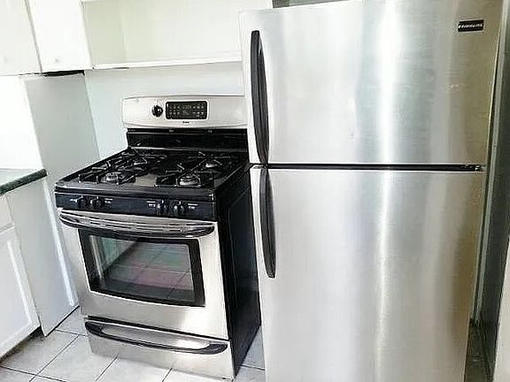 4th image of 7900 Gilbert St