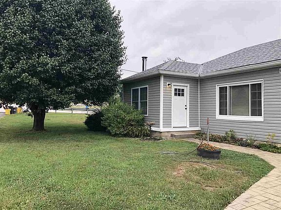 3rd image of 107 Bracht Piner Rd