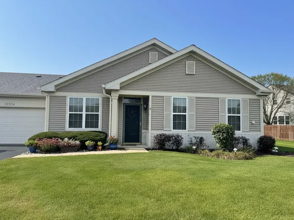 16334 Crescent Lake Dr, Crest Hill, IL 60403