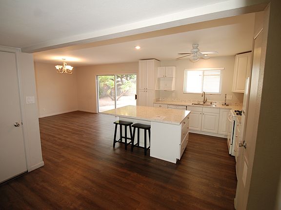 5th image of 1608 N Sunset Dr