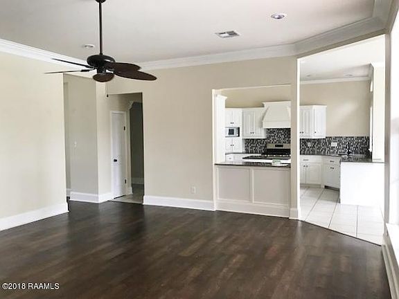 2nd image of 209 E Peck Blvd