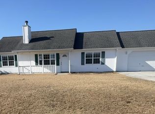 708 Covington Ct, Hubert, NC 28539