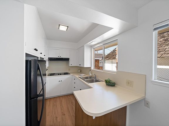 3rd image of 309 1/2 Coral Pl