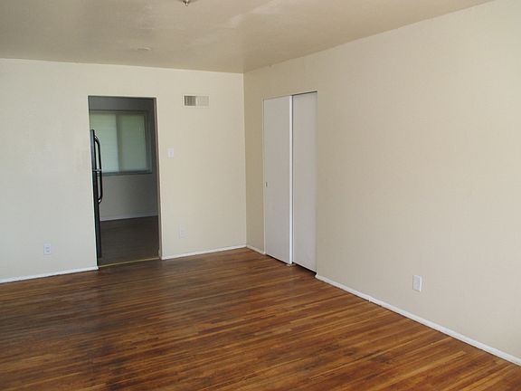 3rd image of 9945 Diamond Dr