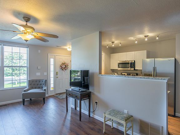 4th image of 332 Pagodatree Dr #332