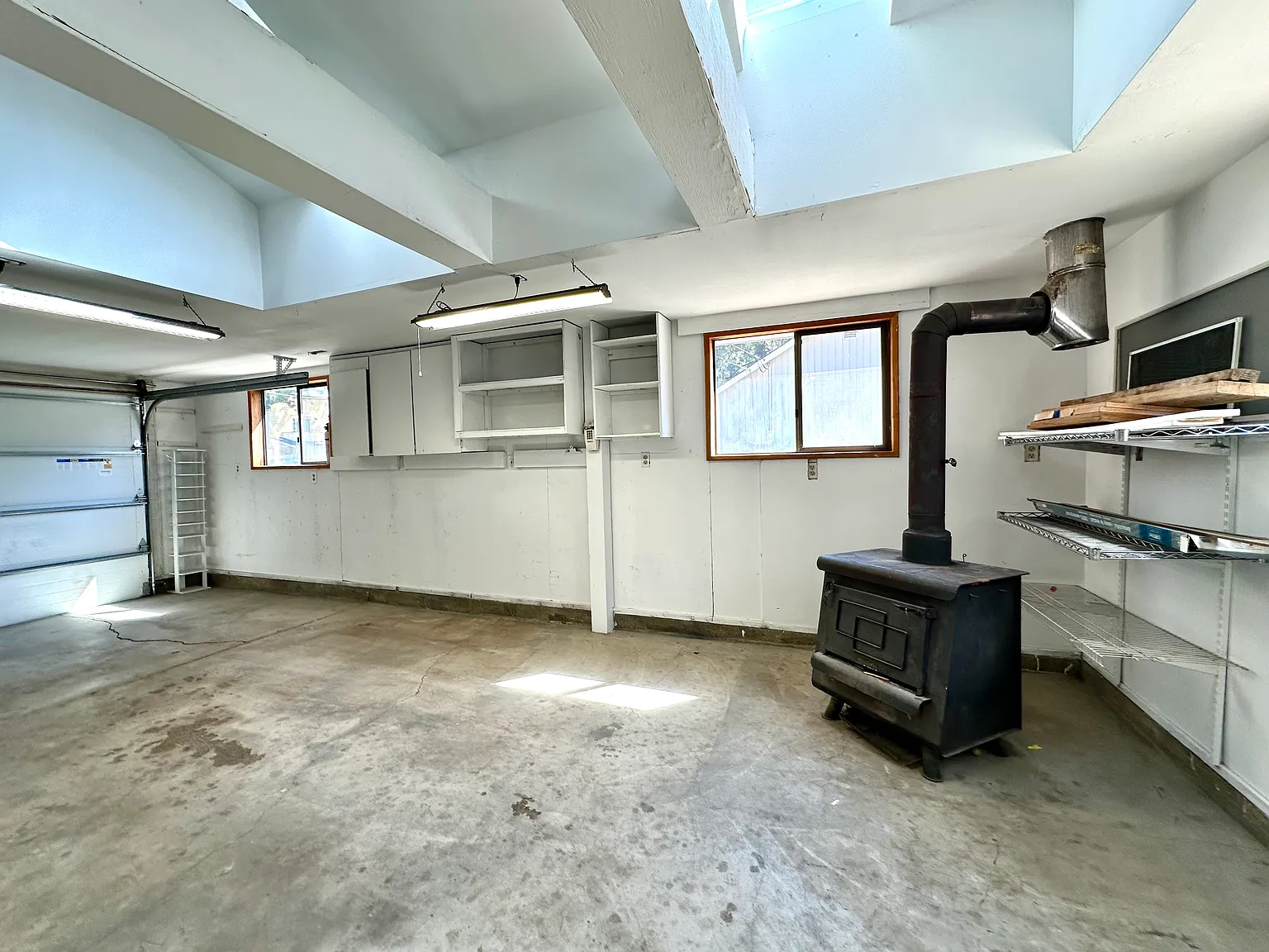 3 bed, 1975 sqft, $3,650 — Photo 4