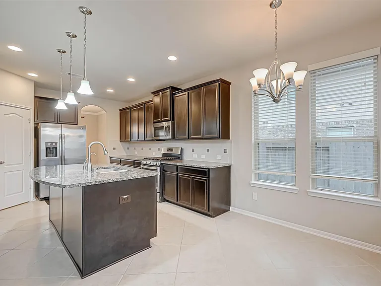2111 Post Oak Ct — Photo 17