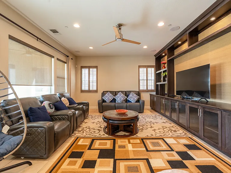 3881 Highpointe Ct — Photo 2
