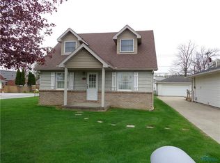 2818 Olde Curtice Rd, Northwood, OH 43619