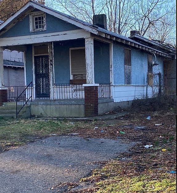 1st image of 875 E Trigg Ave