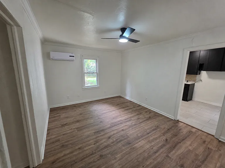 314 W Marshall Dr — Photo 2