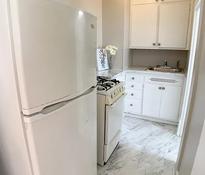244 S 26th St #3 — Photo 8