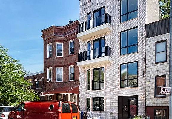 4th image of 217 Sumpter St #4R