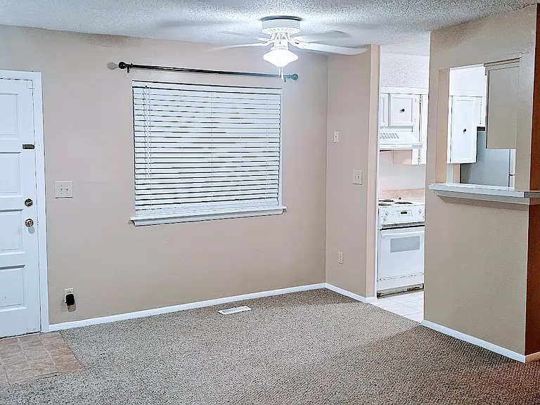 6722 S Lewis Ave — Photo 11