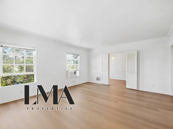 136 N Roxbury Dr, Beverly Hills, CA