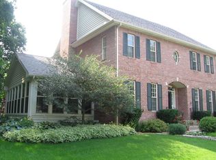 22 Dartmouth Rd, Williams Bay, WI 53191