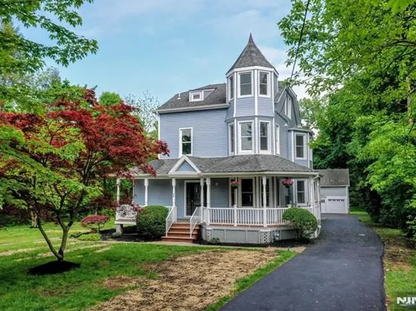 159 S Irving St, Ridgewood, NJ 07450