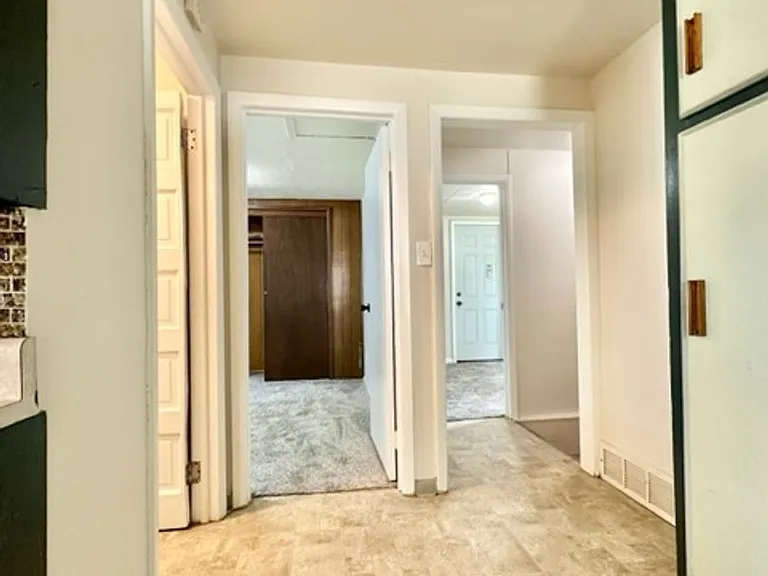 1128 Saint George St — Photo 8