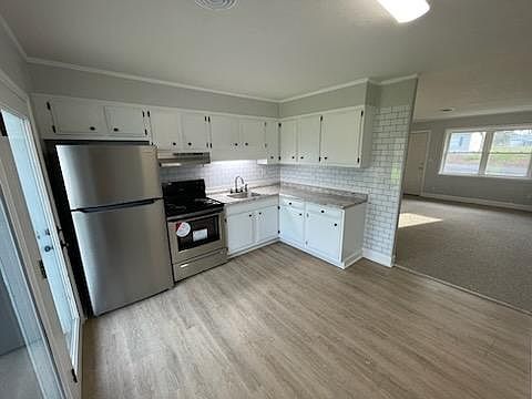2nd image of 652 4th St