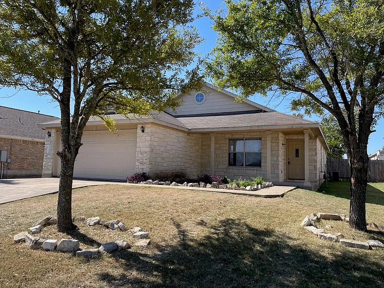 112 Cowboy Cv — Photo 2