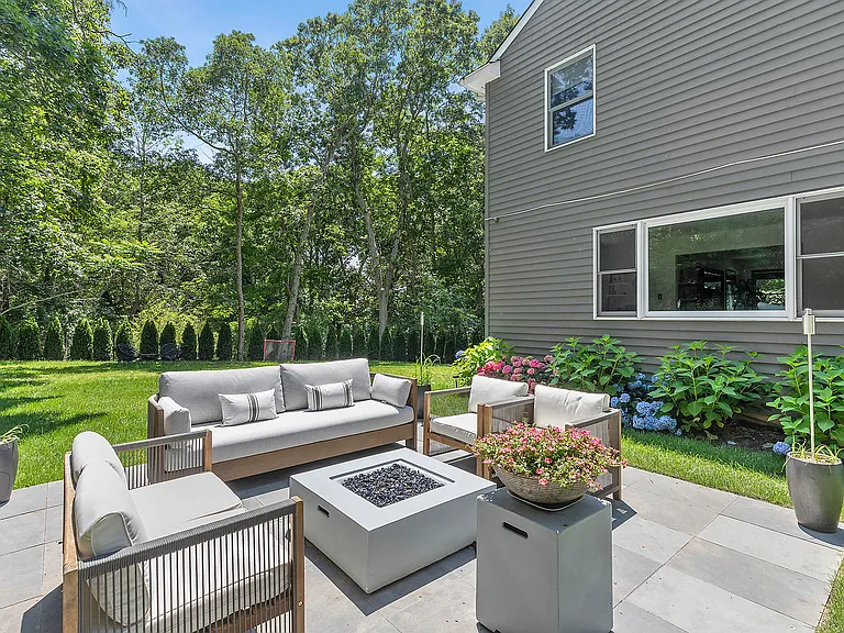 66 Knoll Rd — Photo 9