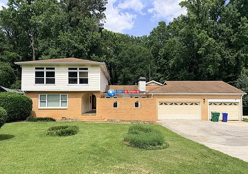 4520 Riverwood Cir Photo 1