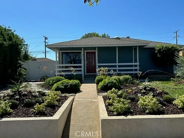 3 bed, 1104 sqft, $3,895 — Photo 2