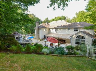 131 Willow Grove Dr, Lincroft, NJ 07738