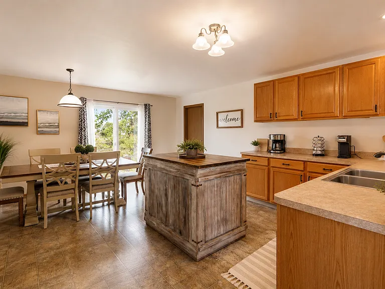 3093 Huntington Dr — Photo 9