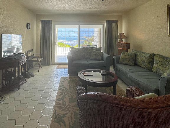 5th image of 109 La Grande Prince Co St