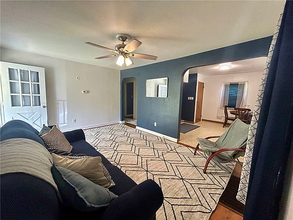 3rd image of 1133 Venetia Rd