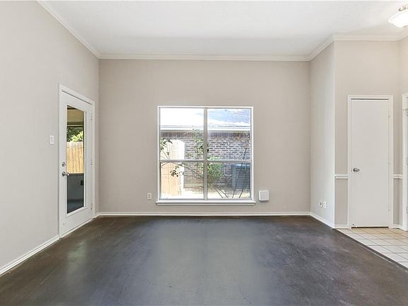 3rd image of 1912 Green Willow Dr