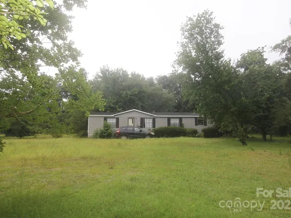 111 Rainbow Rd, Wadesboro, NC 28170