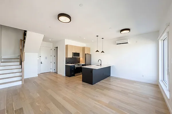 Living room, photo 1
