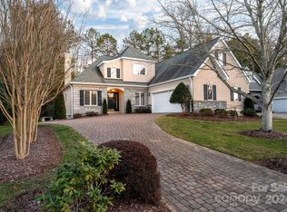38 Tiverton Ln, Asheville, NC 28803