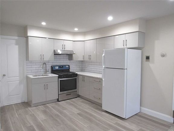 4th image of 45-34 220th Pl