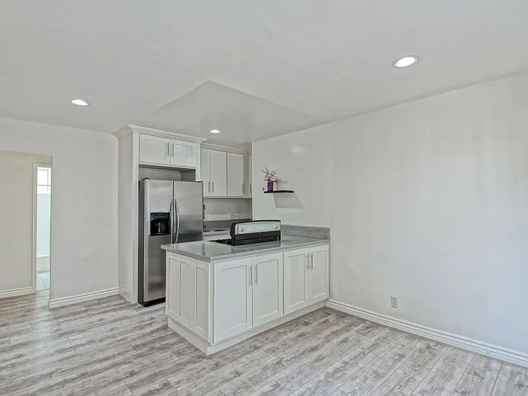 3655 Midvale Ave — Photo 6