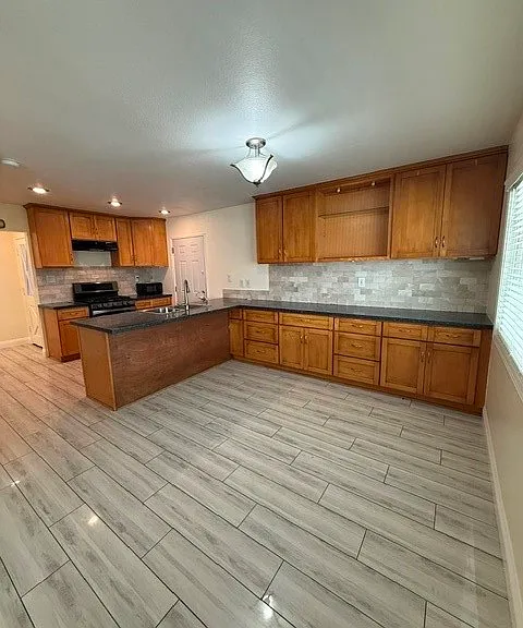 4486 Santee Pl — Photo 6