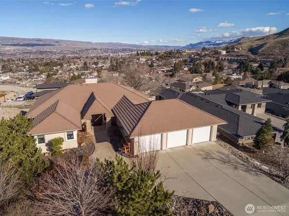 735 Castle Heights Drive, Wenatchee, WA 98801