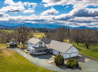 209 Valley Rogue Way, Grants Pass, OR 97526