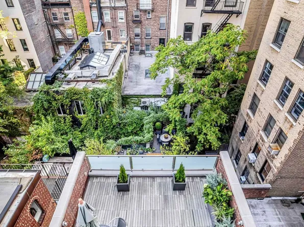 69 Washington Place image 21 of 25