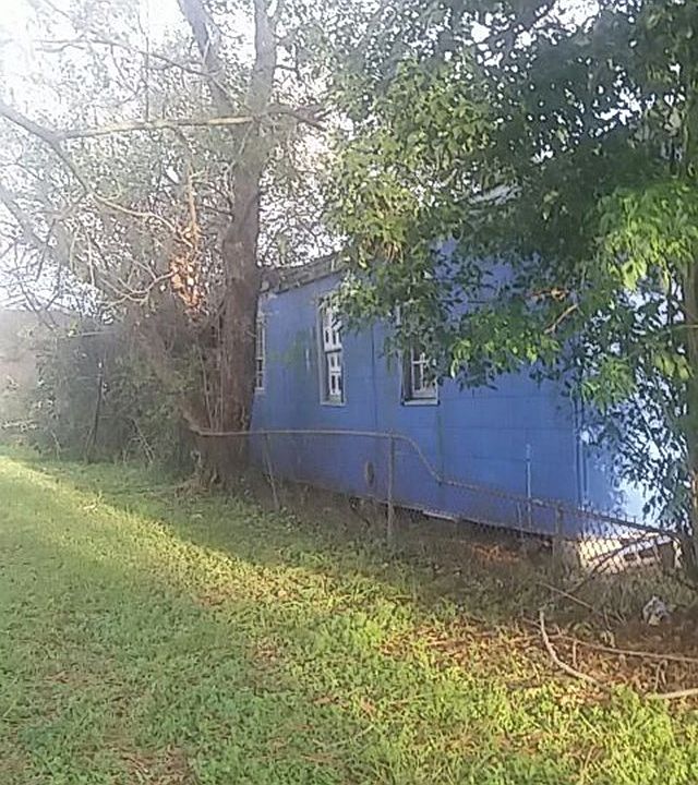 2nd image of 2105 Stafford St