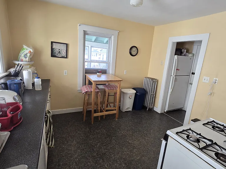30 Willard Ave — Photo 8