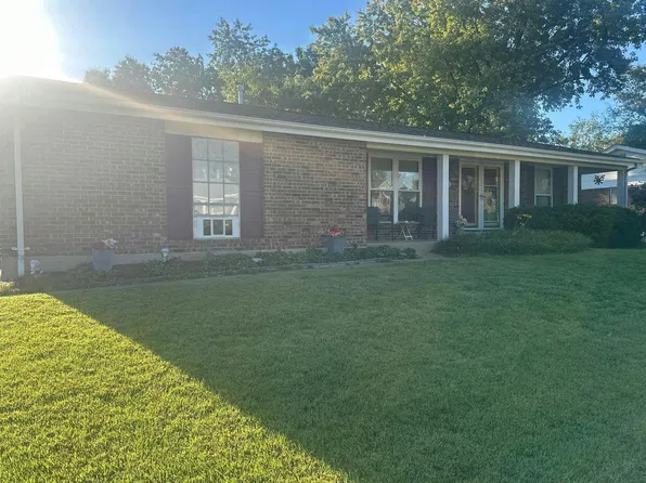 2610 Irondale Dr, Saint Louis, MO 63129