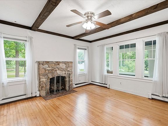 3rd image of 15 Walnut St