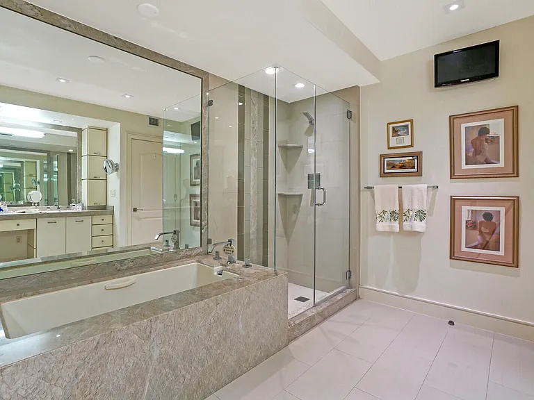 550 SE Mizner Blvd #B209 — Photo 70
