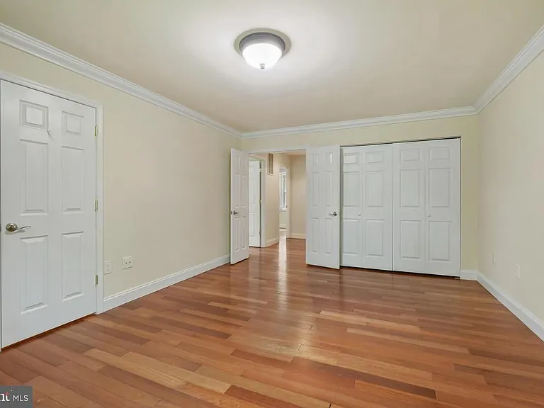 11426 Dorchester Ln — Photo 17
