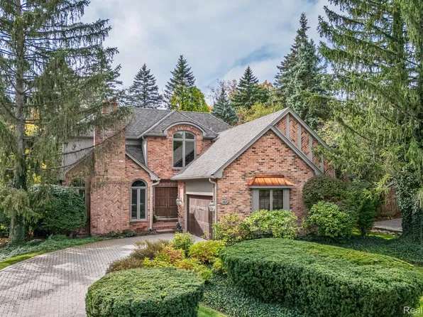 162 Kirkwood Ct, Bloomfield Hills, MI 48304